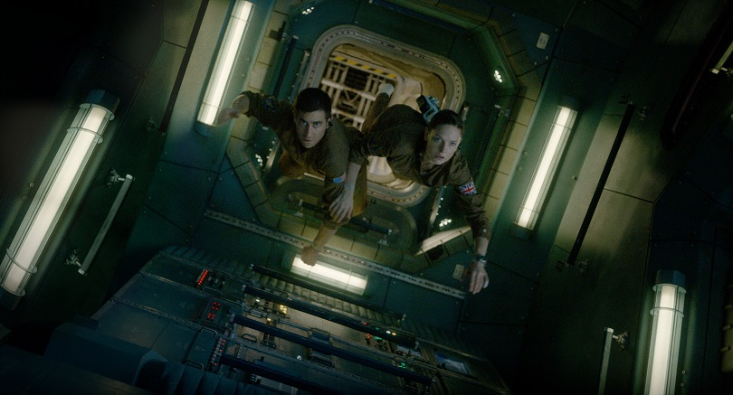Sem contato com a Terra, a tripulação da Estação Espacial Internacional passa por momentos de horror diante do misterioso organismo marciano. (Foto: Sony Pictures)